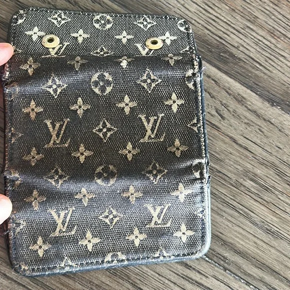 LV Denim Key Pouch - Picture 8 of 12